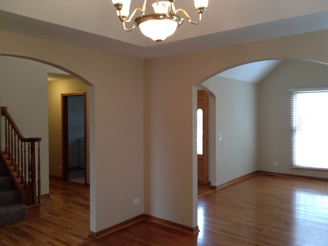 Building Photo - 1404 Lily Cache Ln