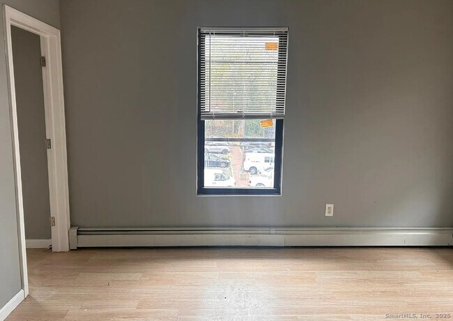 Building Photo - 40 Lawrence St