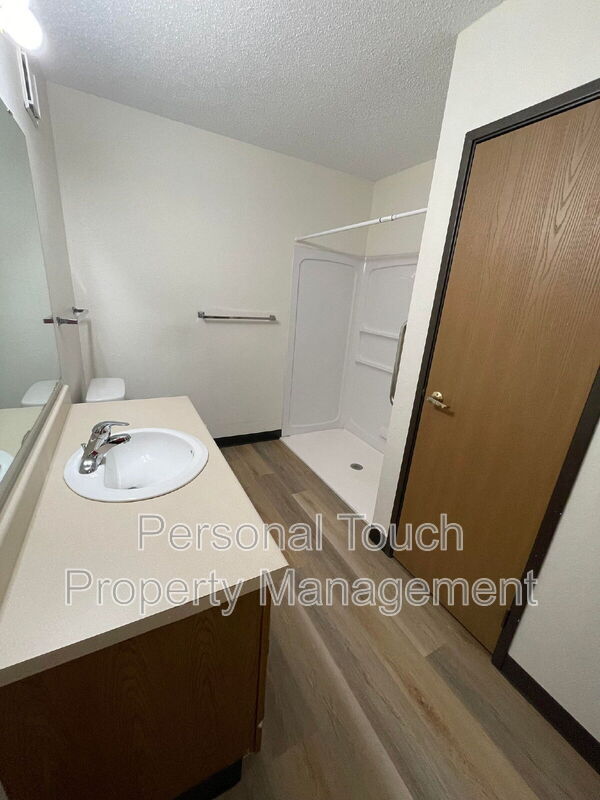 Building Photo - 435 22nd St E