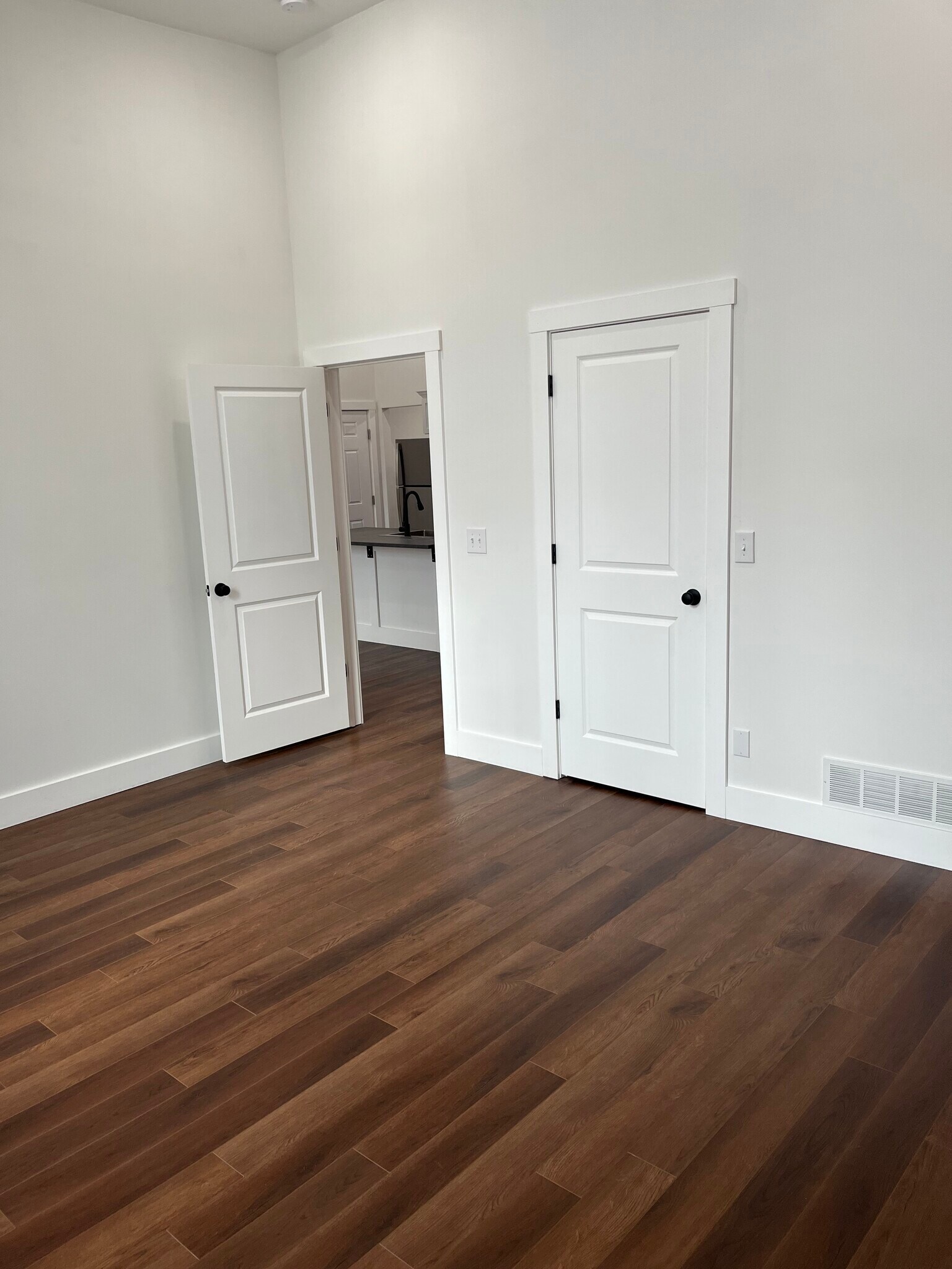 Building Photo - 174 Park Ave