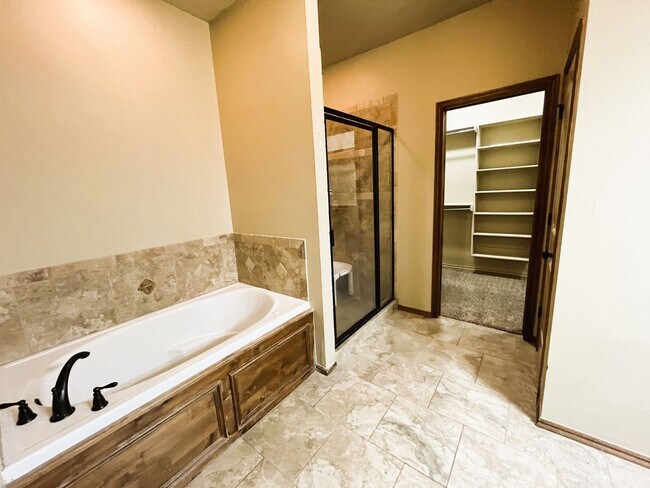 Building Photo - 14812 Brent Cir