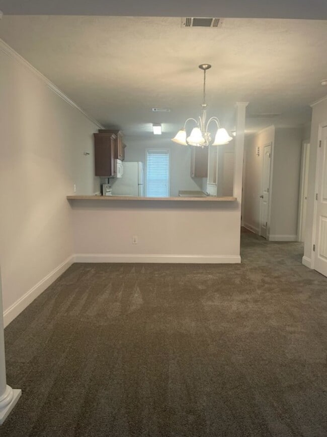 Building Photo - WEST AUGUSTA TOWNHOME CONVENIENT TO MEDICAL AND SCHOOLS