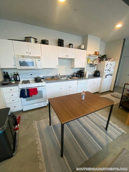 Building Photo - 160 E Berkeley St