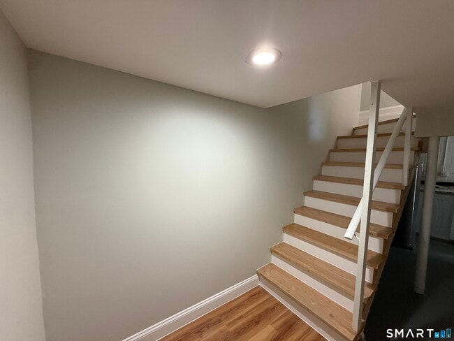 Building Photo - 10 Elmwood St