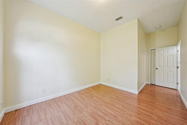 Building Photo - 918 Academy Dr