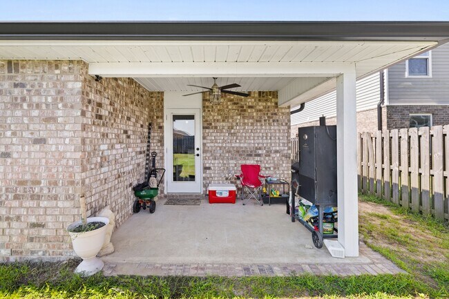 Building Photo - 1016 Limpkin St