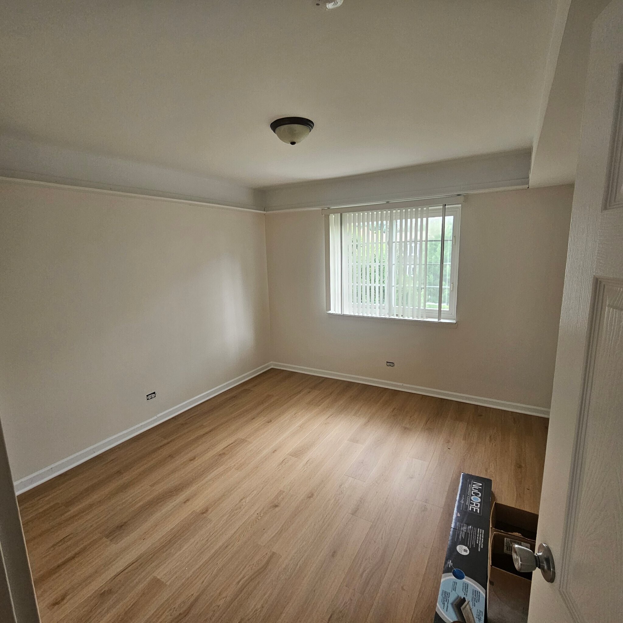 Building Photo - 9390 Bay Colony Dr