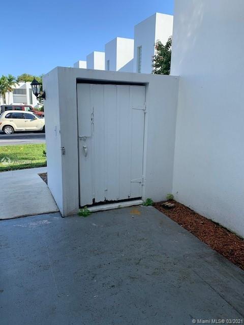 Building Photo - 5130 Elmhurst Rd