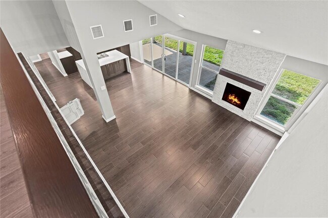Building Photo - 22435 Elsinore Dr