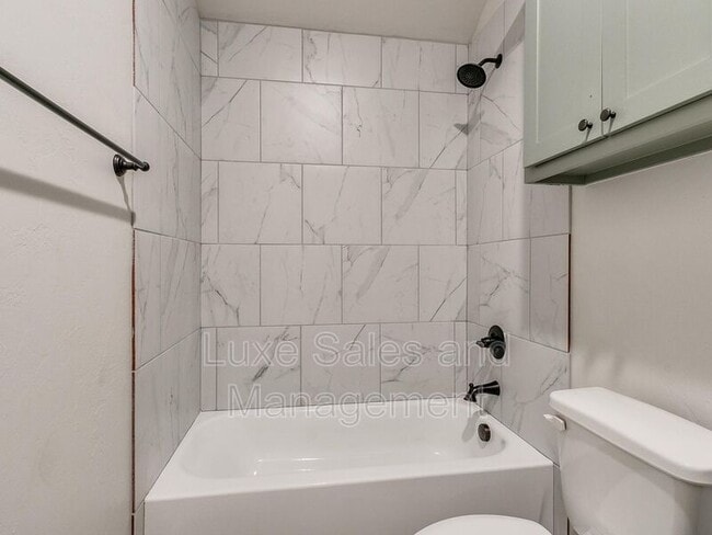 Building Photo - 10601 Lawson Ln