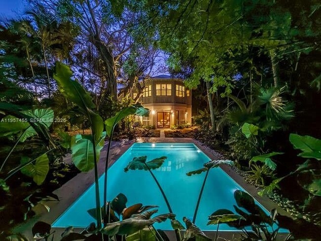 Building Photo - 2330 Overbrook St