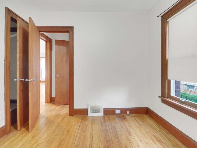 Building Photo - Cozy 4 Bed home in Lauderdale