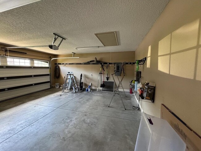 Building Photo - 106 S Hamlet Ct