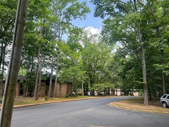 Building Photo - 330 Orchard Trace Ln