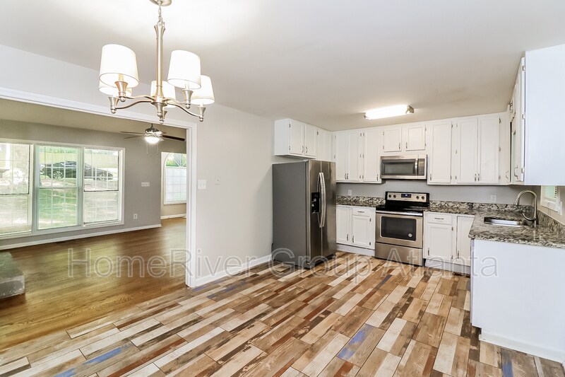 Building Photo - 1620 Sir Galahad Dr SW