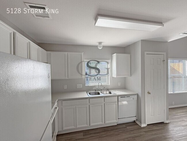 Building Photo - 5128 Storm King