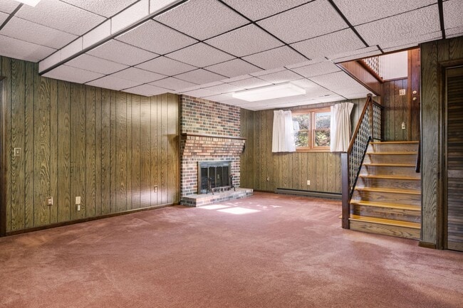 Building Photo - 1721 Plank Dr