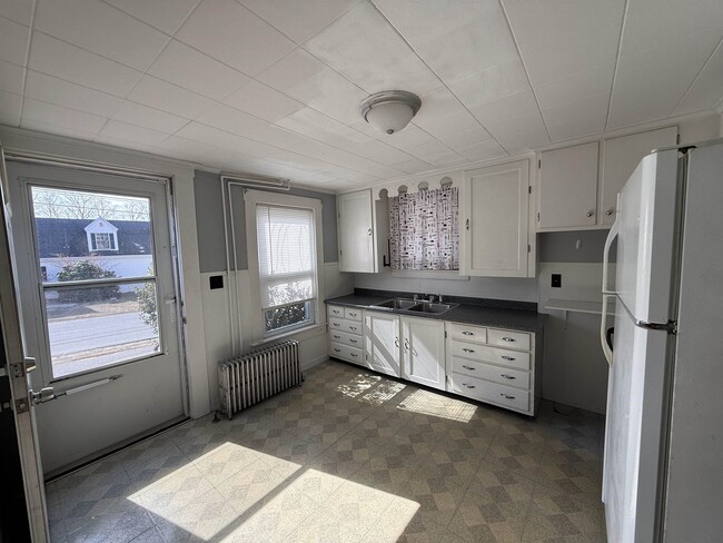 Building Photo - 38 Jefferson St