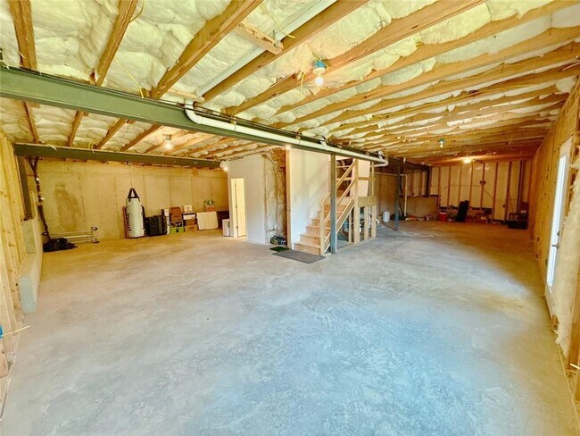 Building Photo - 1810 Primrose Park Rd