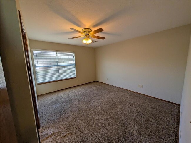 Building Photo - 3201 Lois Arlene Cir