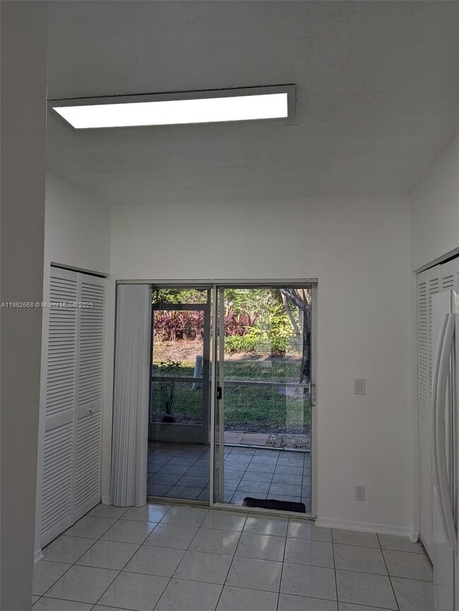 Building Photo - 16699 Hemingway Dr