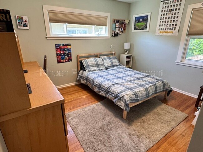 Building Photo - 517 Valmore Ave