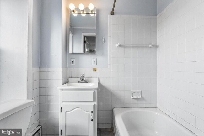 Building Photo - 3349 Conrad St