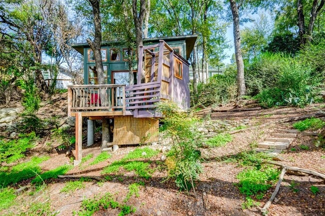 Building Photo - 5323 Downs Dr