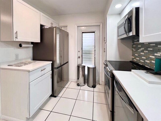 Building Photo - 3010 N Course Dr