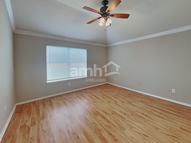 Building Photo - 1909 Wahoo Dr