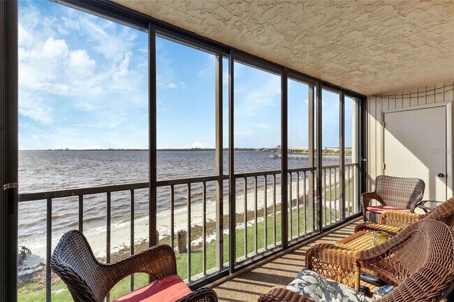 Building Photo - 14459 River Beach Dr