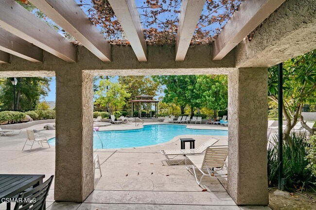 Building Photo - 959 Via Colinas