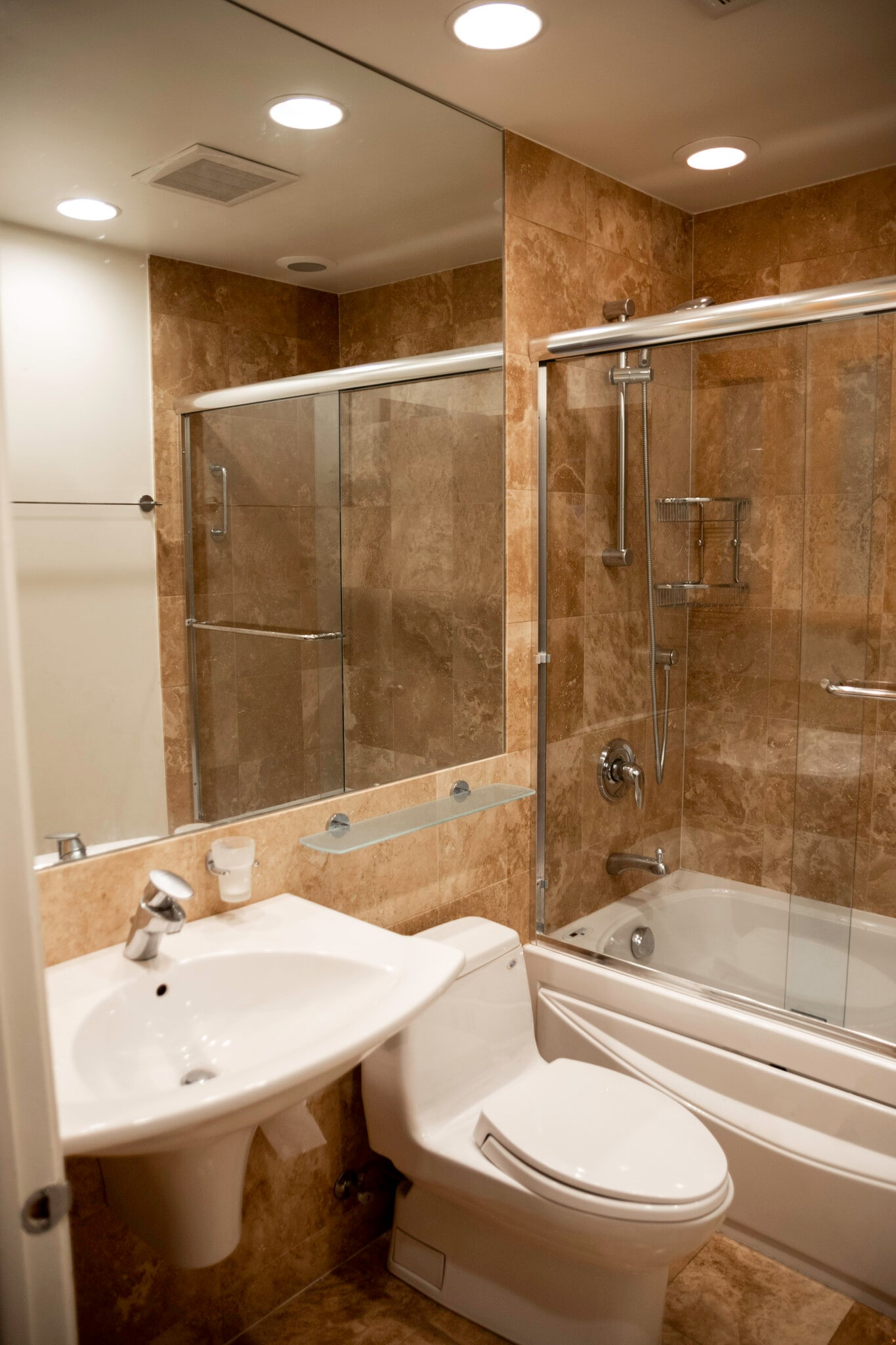 Building Photo - 1810 N Fremont St