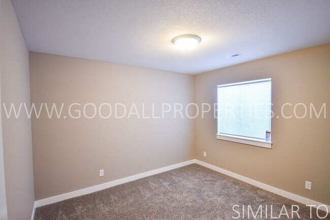 Building Photo - Must see this 4 Bedroom Walkout Ranch Style in Desoto
