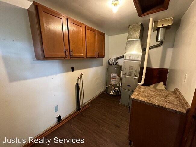 Building Photo - 3 br, 1 bath House - 840 E Roosevelt