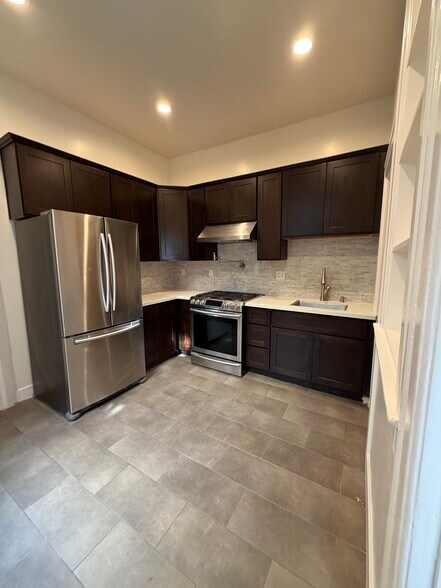 Building Photo - 2394 Bryant St