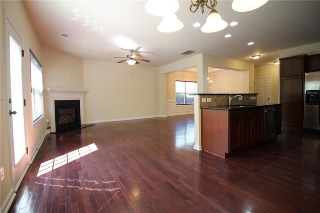 Building Photo - 13294 Kemper Rd