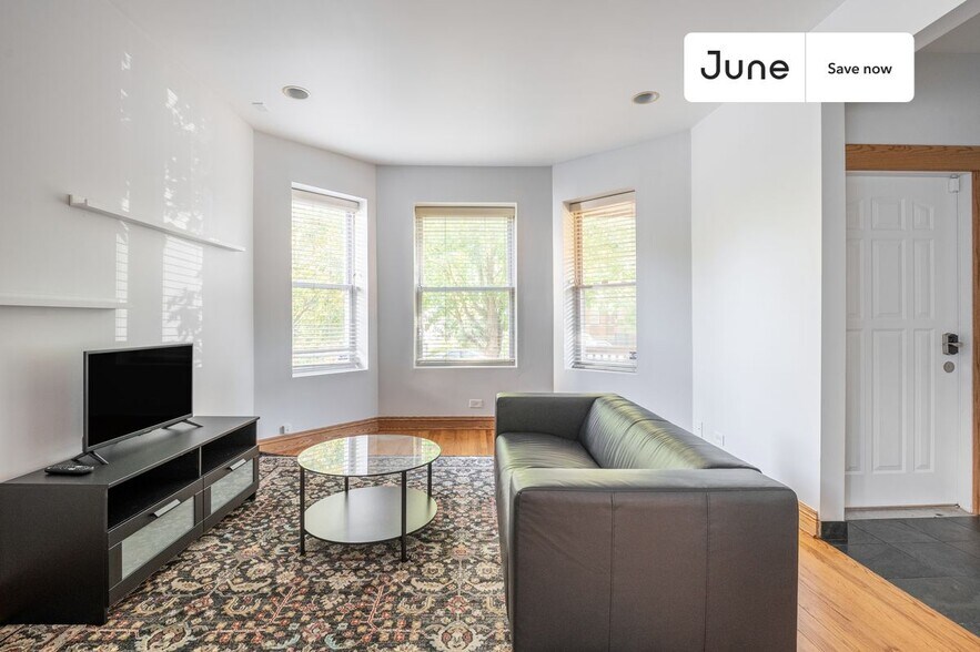 Building Photo - 3020 N Sawyer Ave