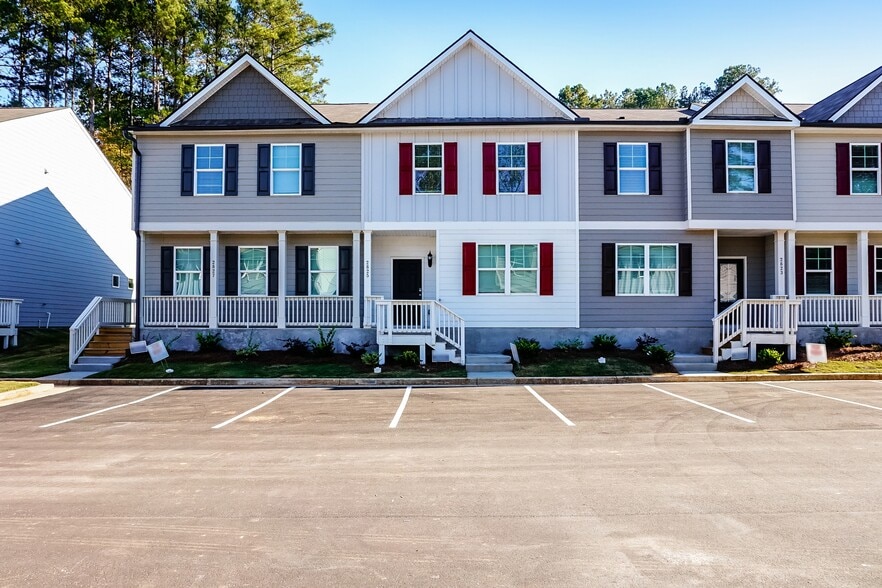 Primary Photo - 2847 Saratoga Lake View