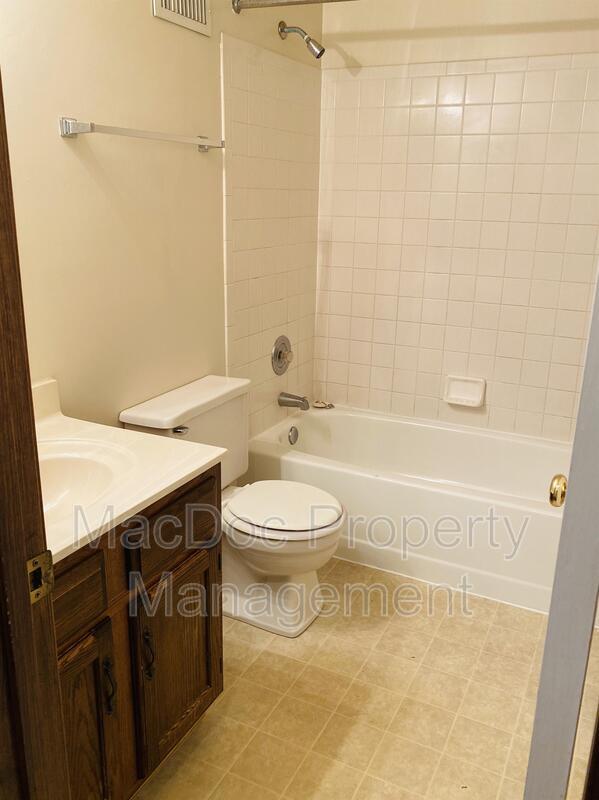 Building Photo - 10717 S Jamie Pl