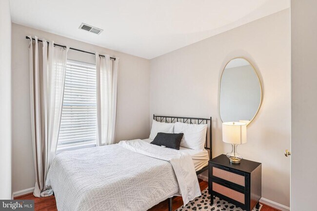 Building Photo - 7510 E Plateau Dr