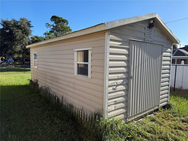 Building Photo - 2680 Shalimar Terrace