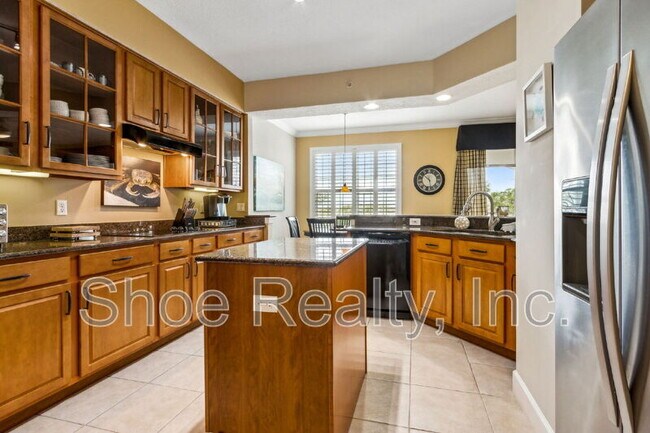 Building Photo - 425 N Ocean Grande Dr
