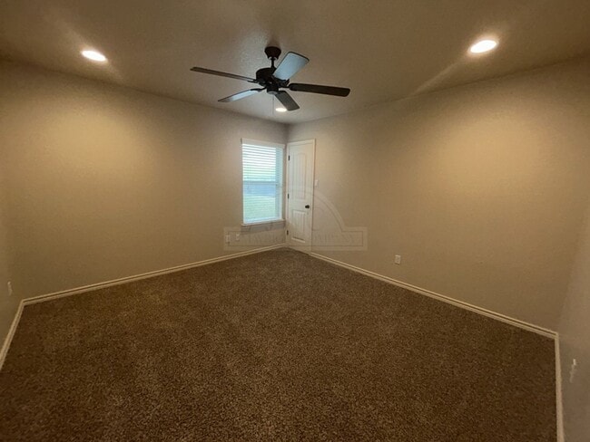 Building Photo - 5801 Luminous Ln