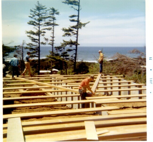 Building Photo - 2780 SW Breakers Dr