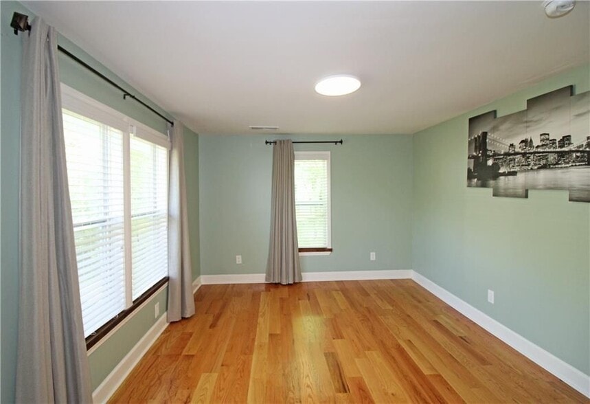 Building Photo - 49 New St