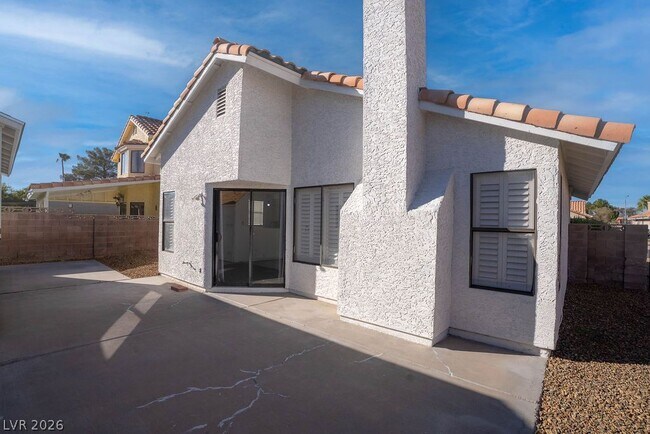 Building Photo - 7045 Sawtooth Dr