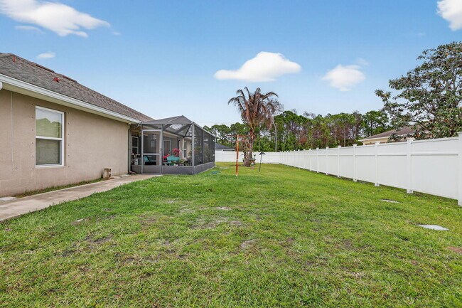 Building Photo - 5547 NW Cordrey St