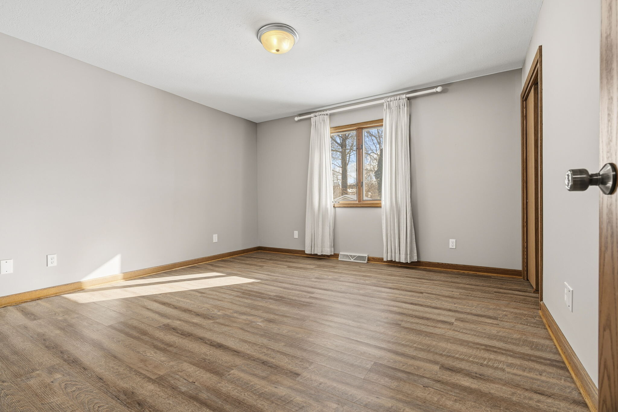 Building Photo - 1914 Raber Rd