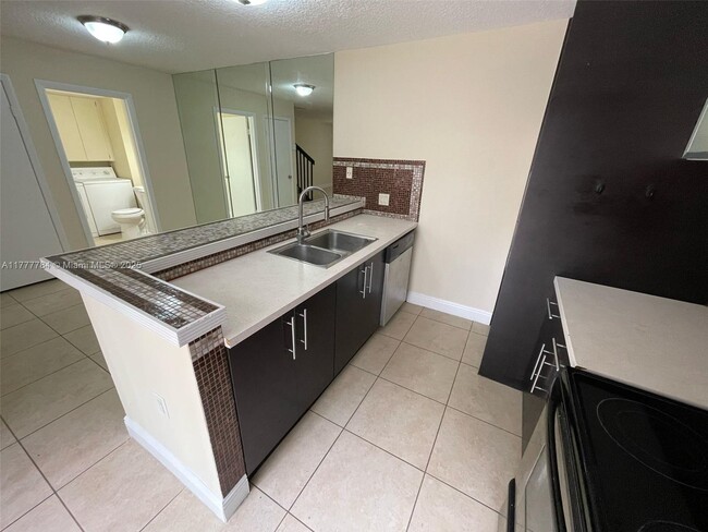 Building Photo - 870 Blue Ridge Cir